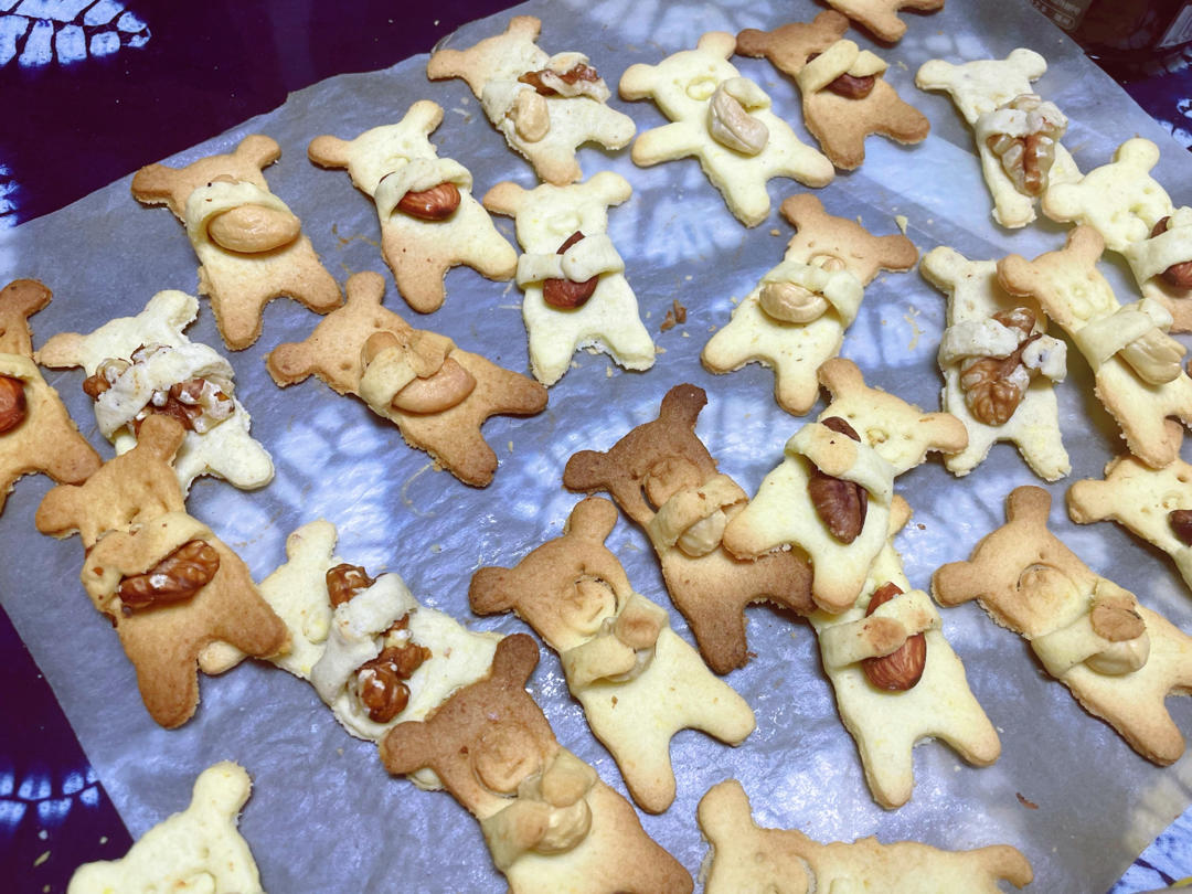 温暖抱抱熊曲奇饼干