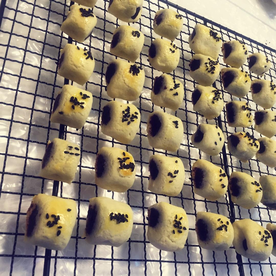 一口豆沙酥