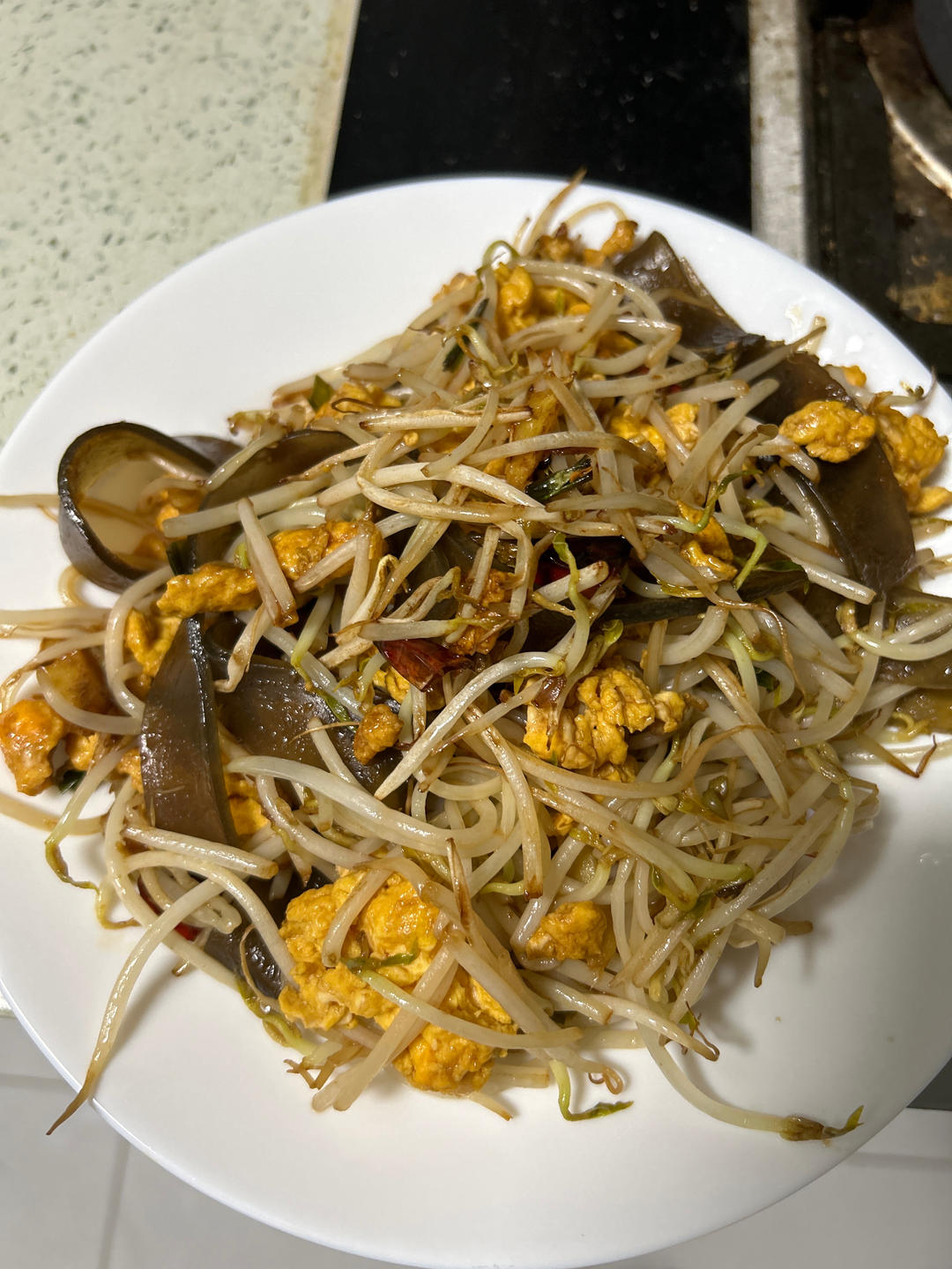 家庭版炒合菜【绿豆芽粉条炒鸡蛋】