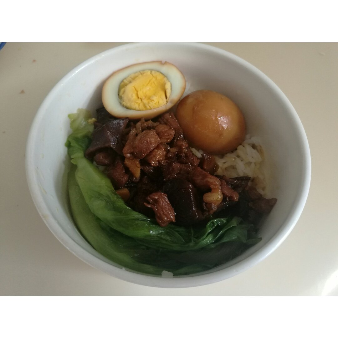 洋葱酥卤肉饭