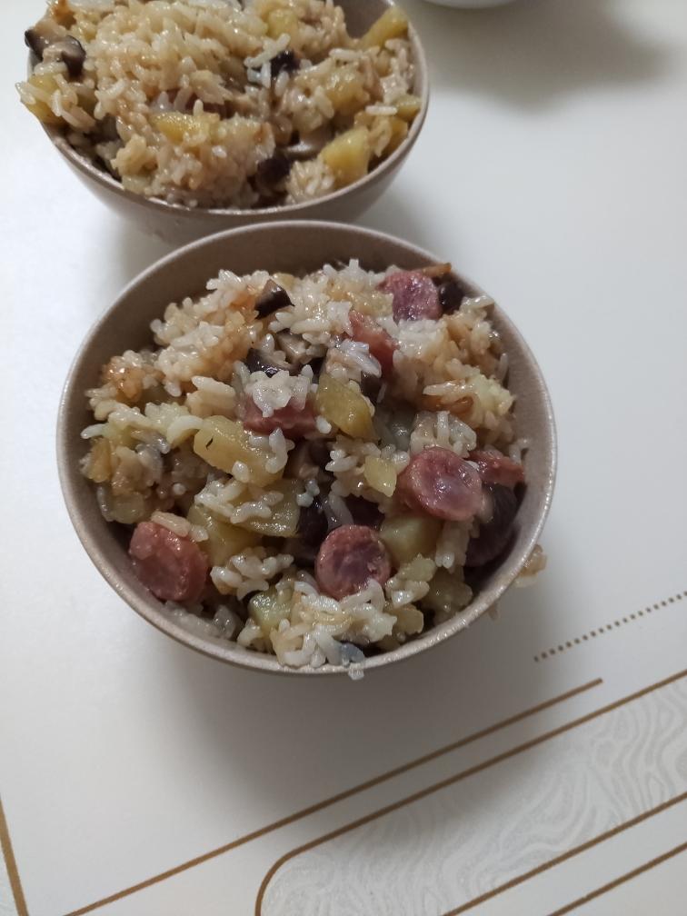 腊肉香菇土豆焖饭