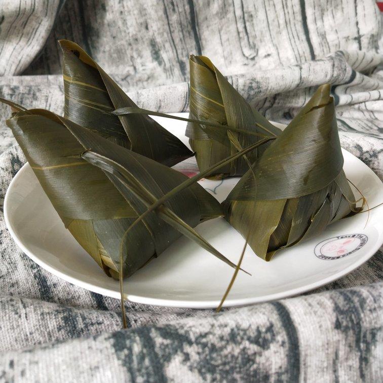 不用绳子的蜜枣粽子包法 （有视频）