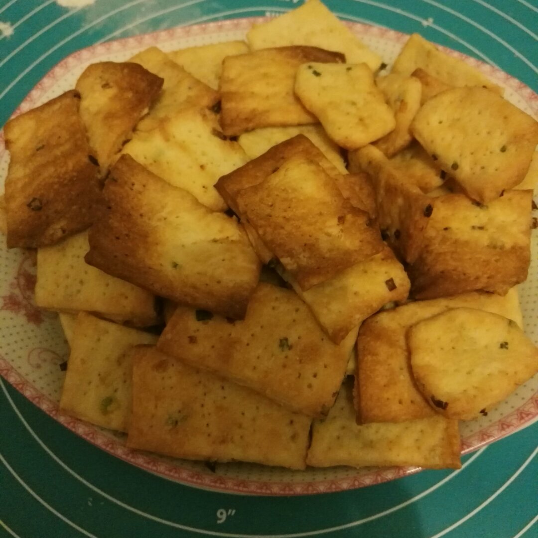 零经验也不怕：葱香苏打饼，据说好吃到六亲不认