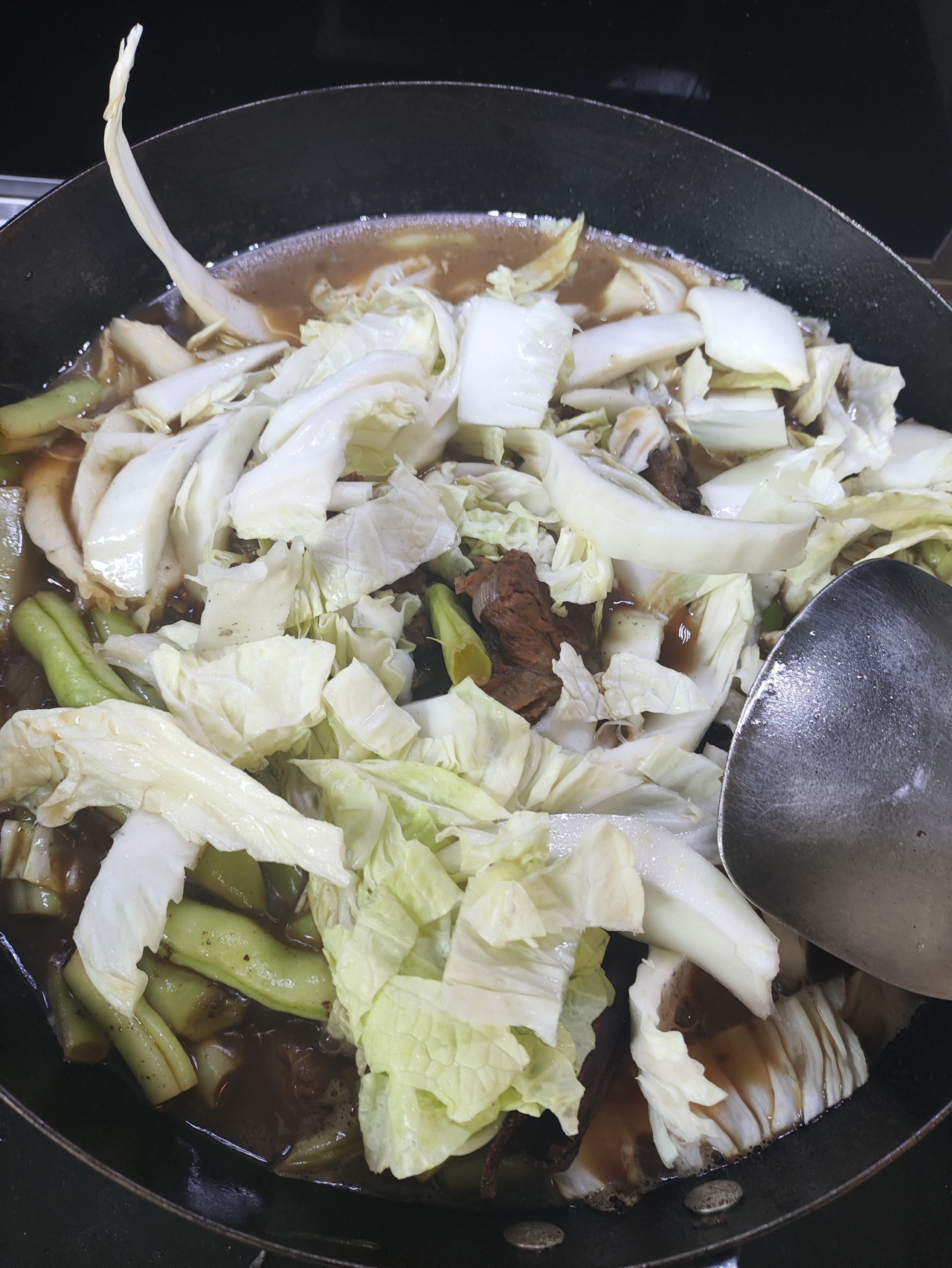 红烧排骨炖豆角土豆🥔白菜的做法 步骤14