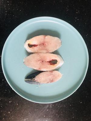 香煎马鲛鱼（鲅鱼）的做法 步骤2