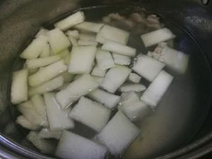冬瓜花甲瘦肉汤的做法 步骤3