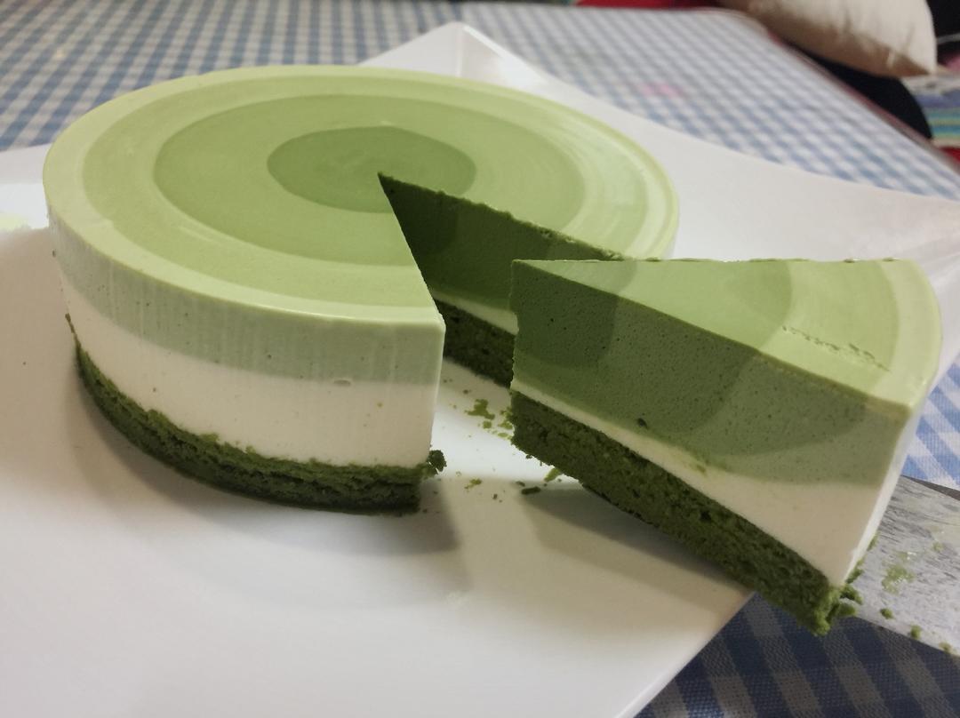 渐变抹茶慕斯蛋糕：我Amanda带着既美又作的抹茶甜点又来了！【曼食慢语】
