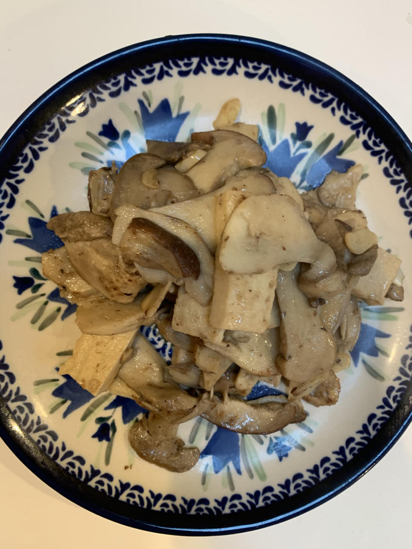 新鮮的牛肝菌（porcini）