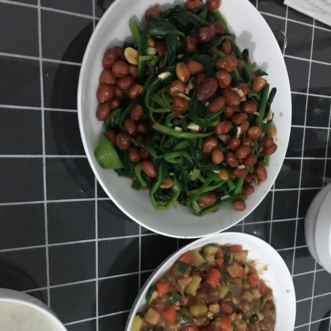 凉拌花生米菠菜