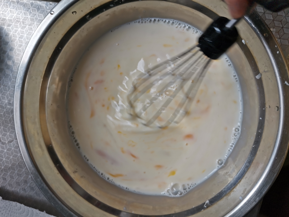 香甜嫩滑的牛奶布丁(烤箱版)的做法 步骤2