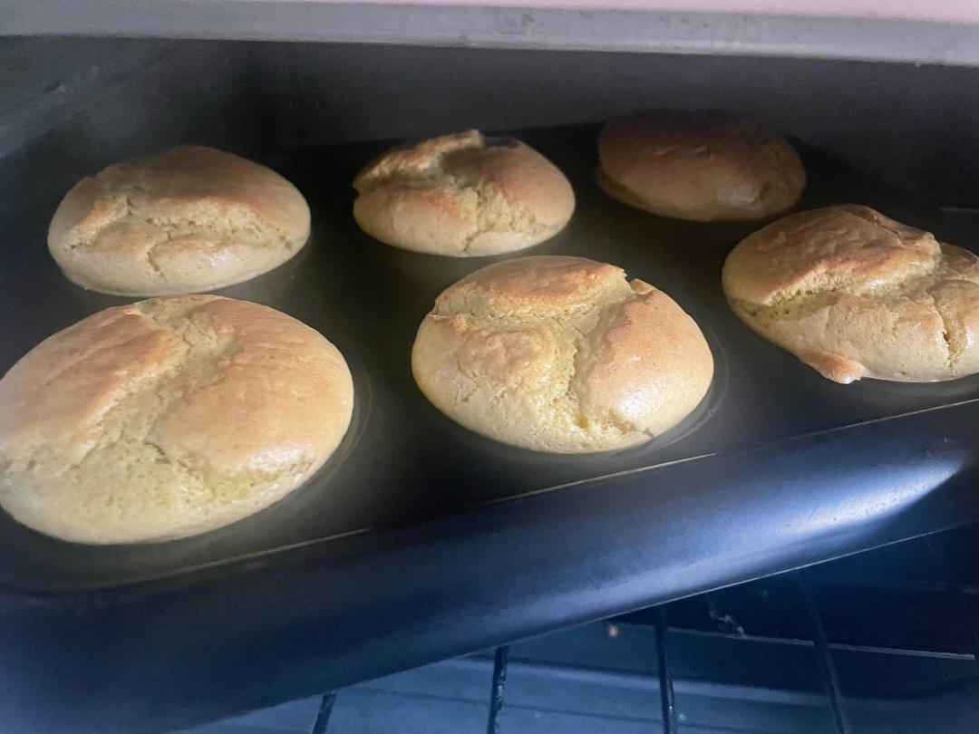 入口即化的蜂蜜奶香小蛋糕