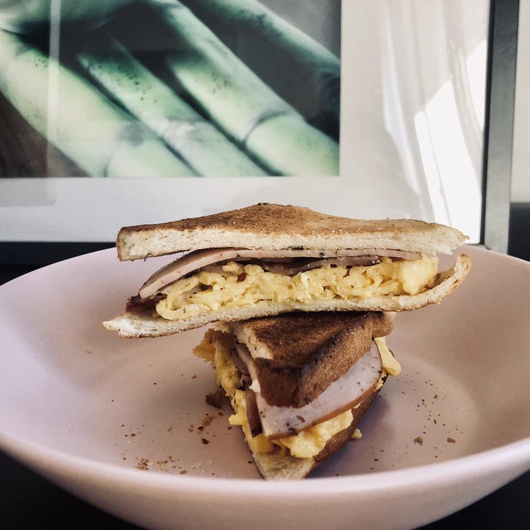 Scrambled eggs 美式炒蛋&英式炒蛋做法