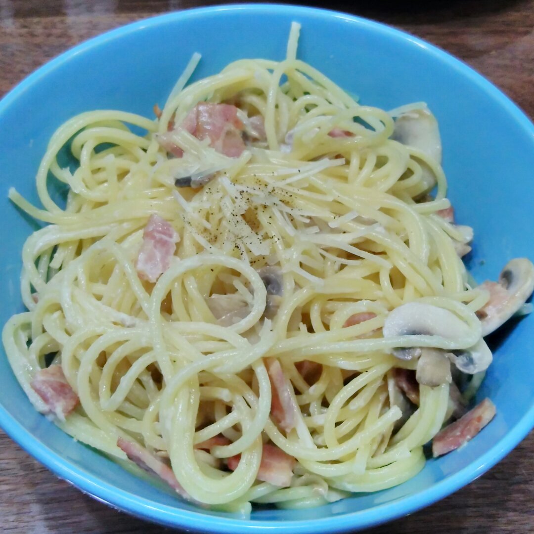 白蘑菇奶油培根意面