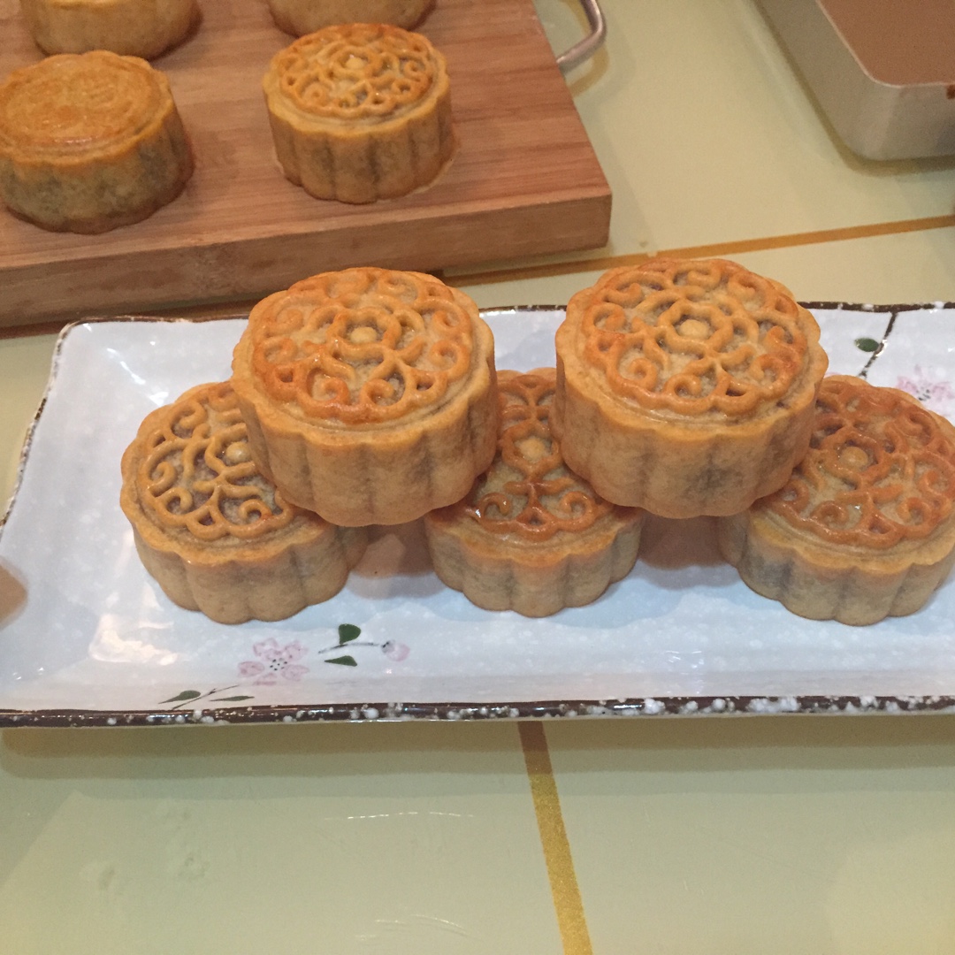 广式月饼—蛋黄莲蓉月饼