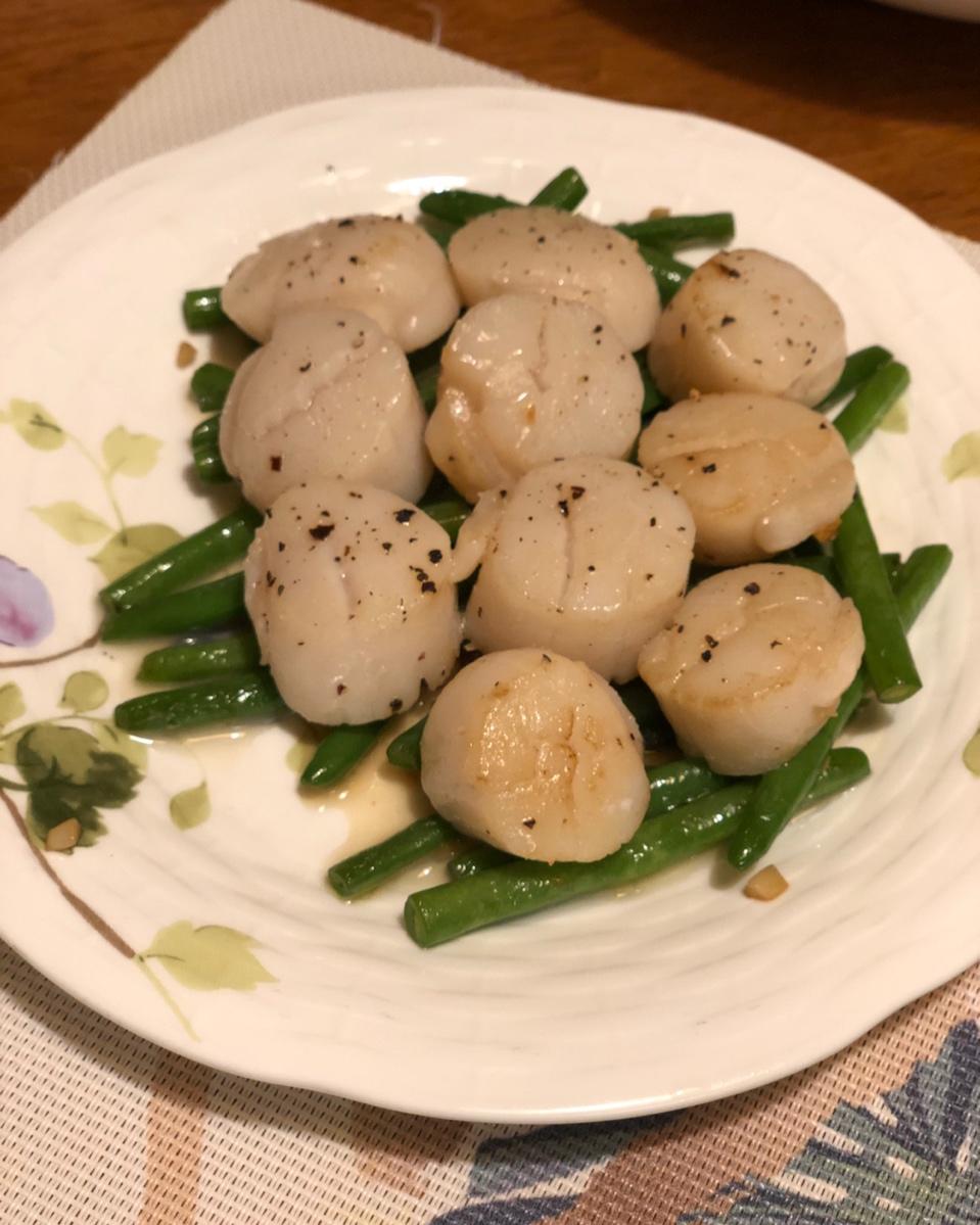 香煎帶子配青木瓜沙律