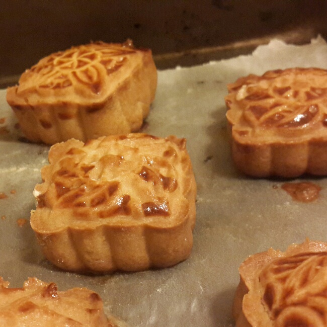 广式月饼——蛋黄莲蓉月饼