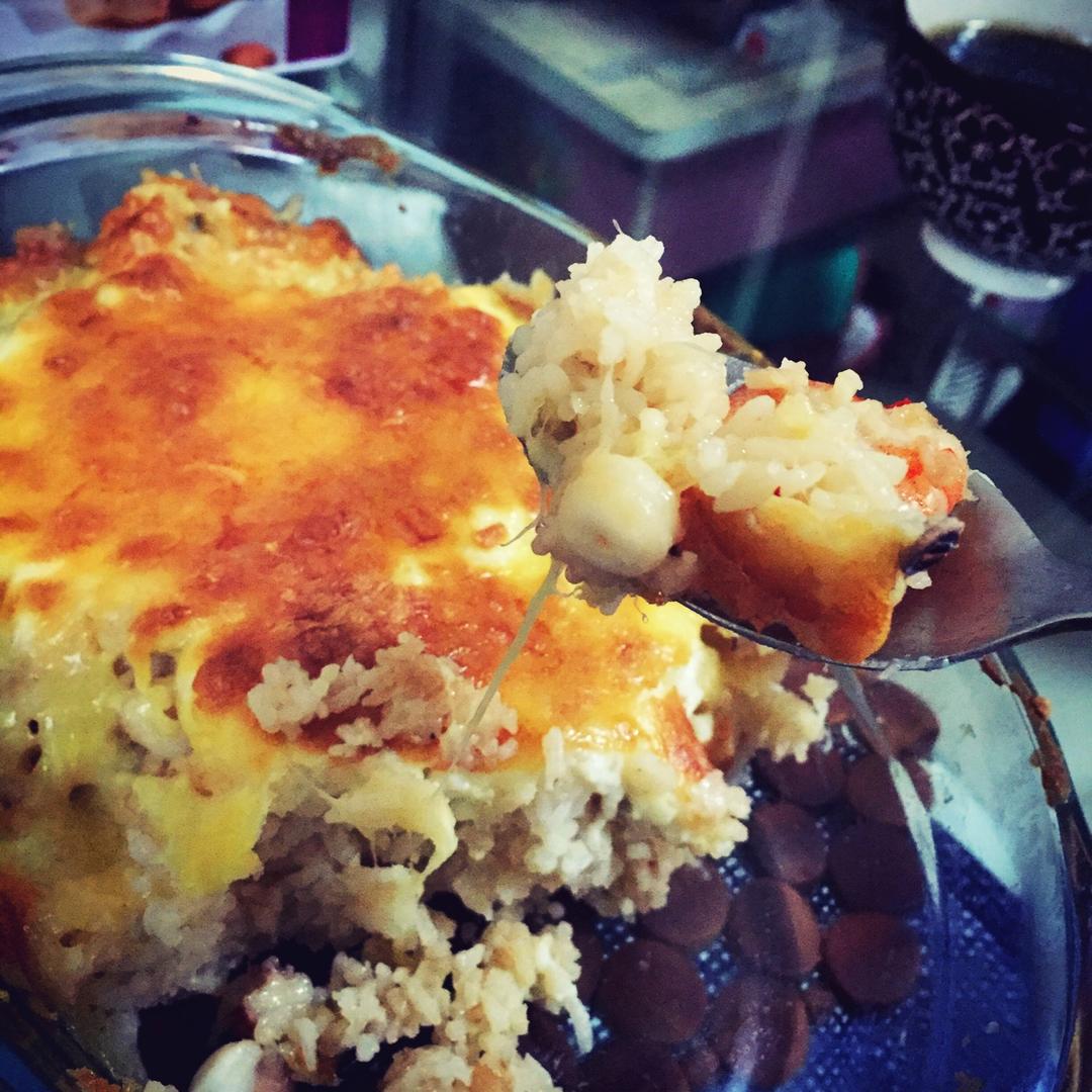海鲜焗饭 Seafood Fried Rice with Cheesy Topping