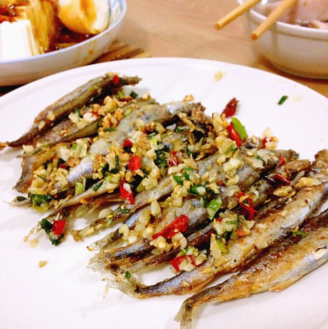 棉小被做的蒜香多春鱼