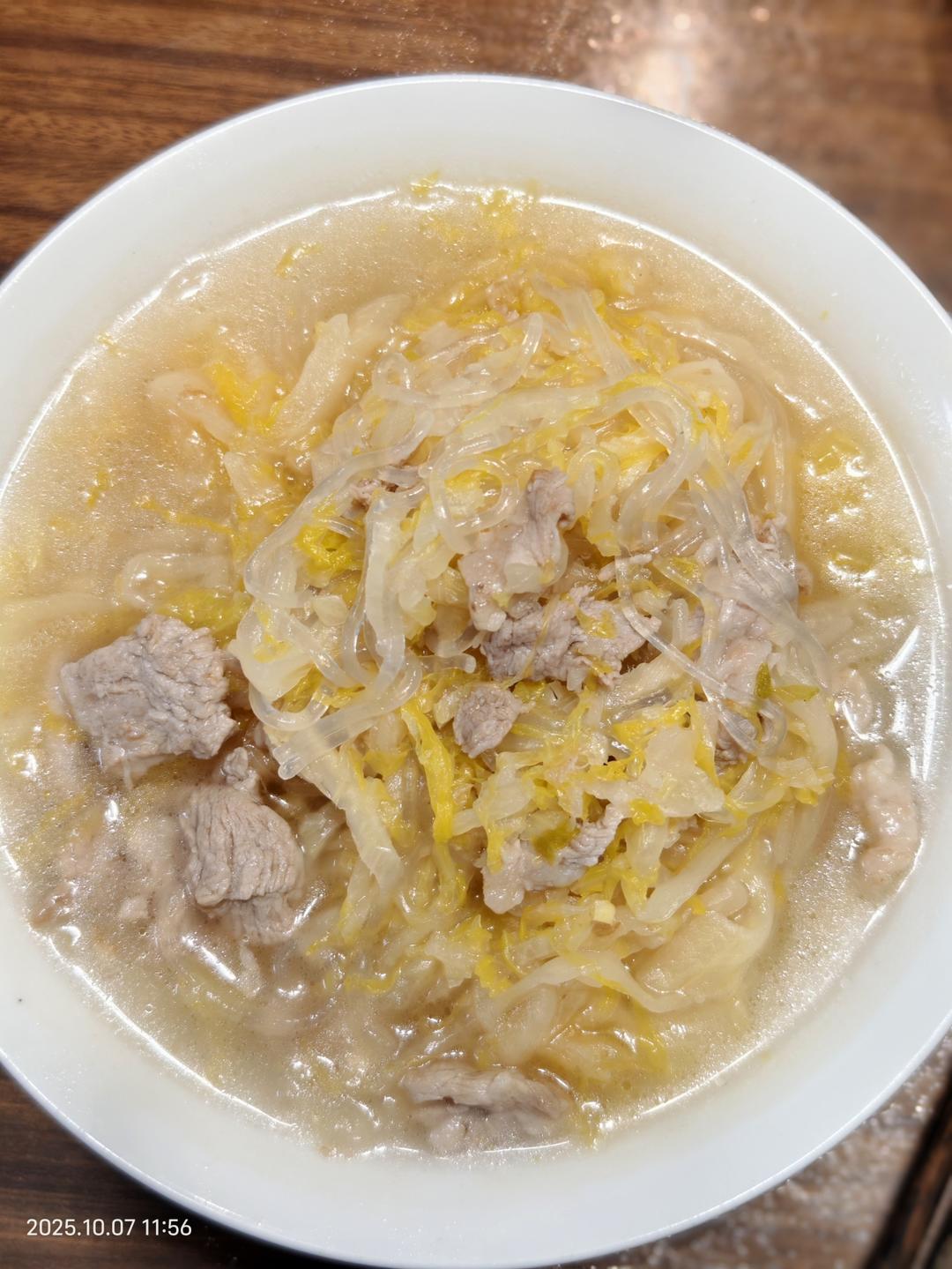 东北酸菜猪肉炖粉条