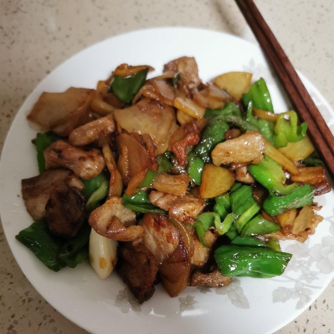 五花肉干煎土豆