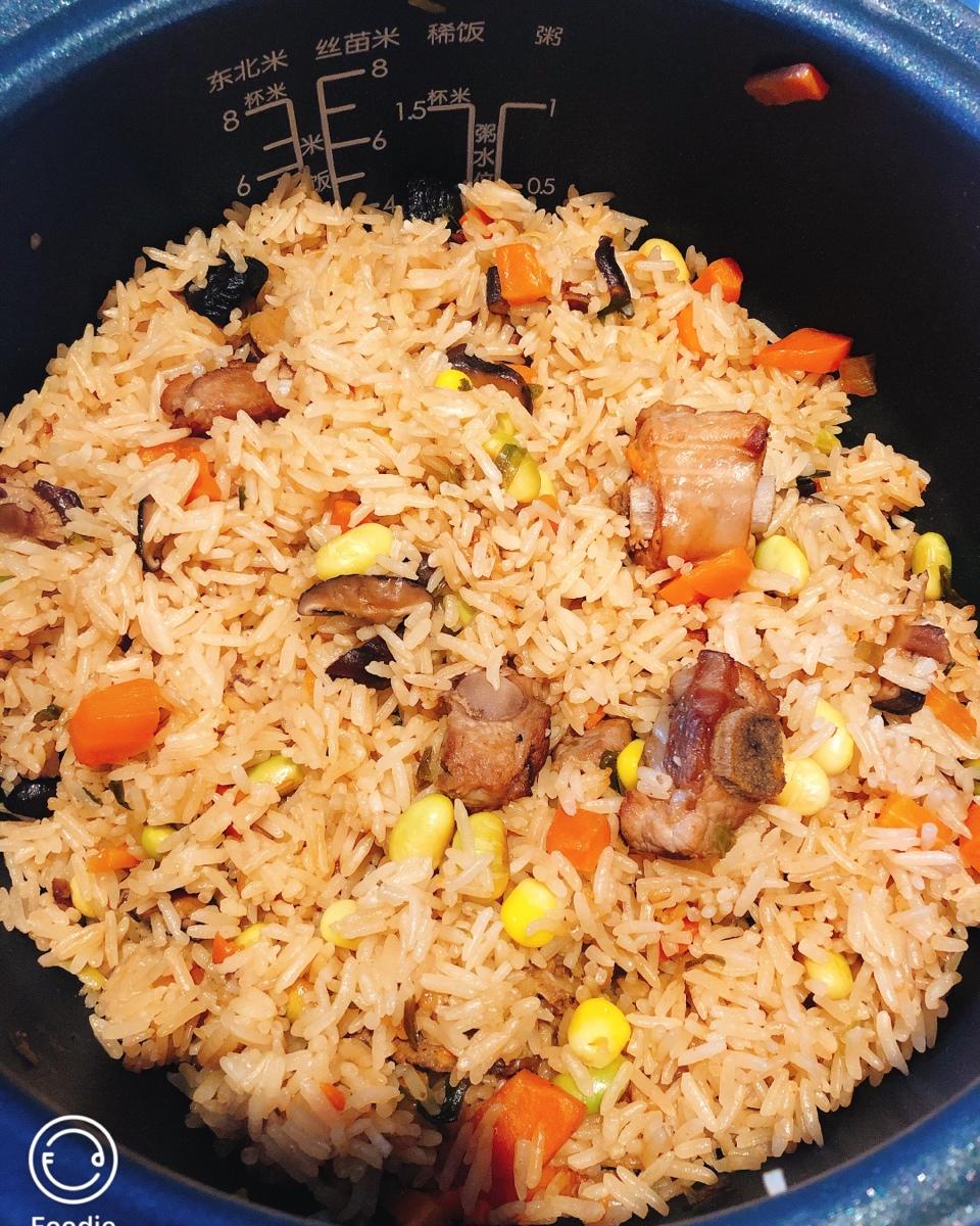 喷香排骨焖饭（爆好吃）