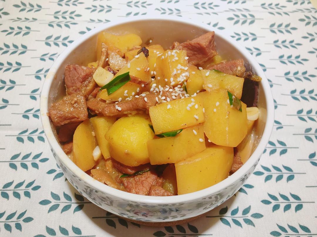 胡萝卜土豆烧牛腩