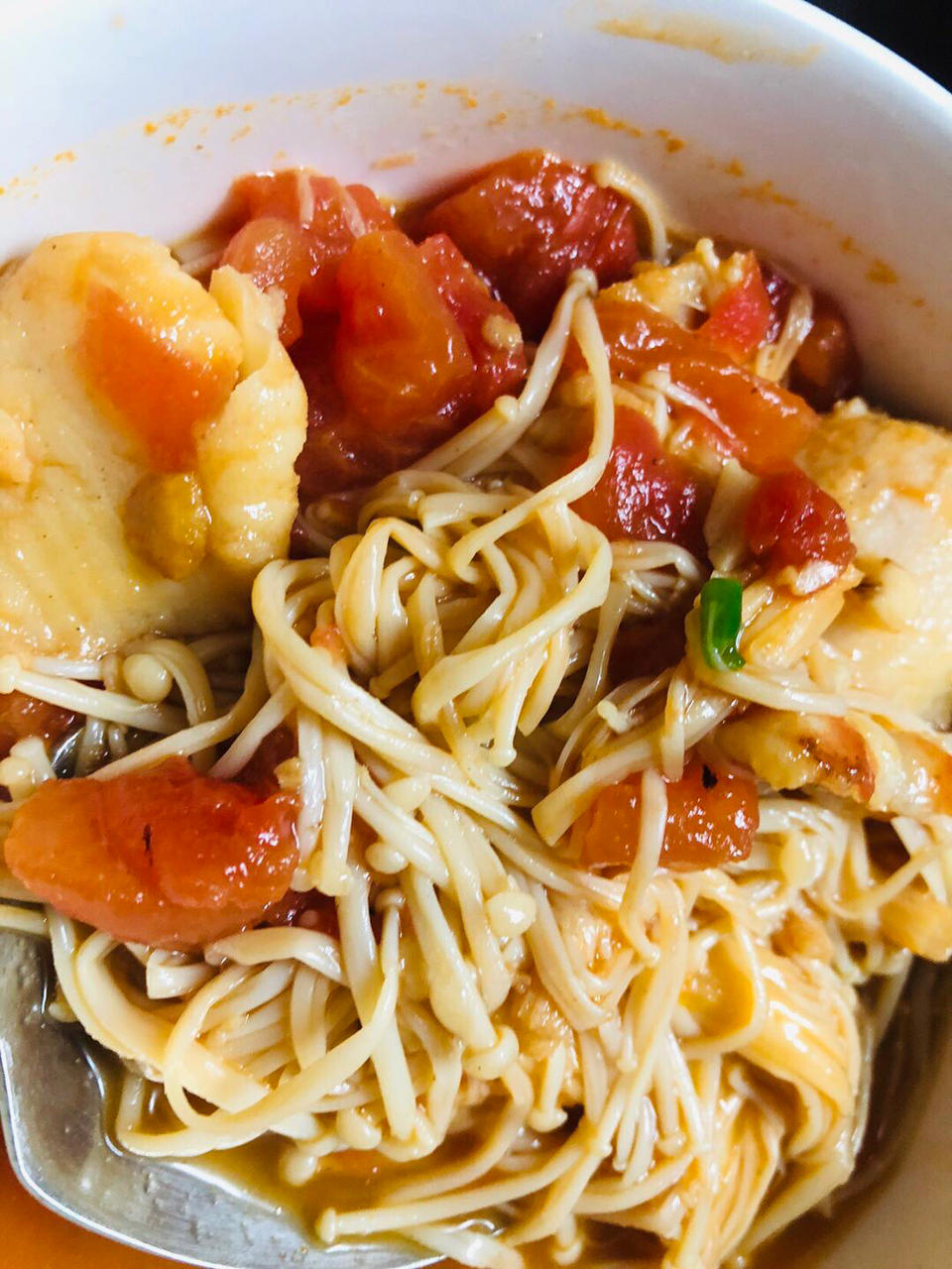 番茄鱼巴沙鱼（也可以用番茄龙利鱼），番茄酱汁超浓郁，营养又下饭！