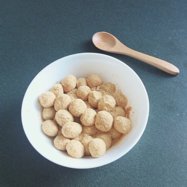 Kinako Dango﹡黃豆粉糰子﹡きなこ団子