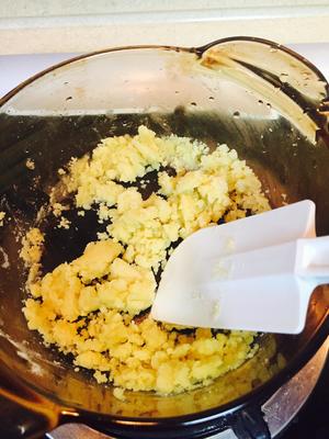 意式奶油蘑菇浓汤（含土豆）的做法 步骤2