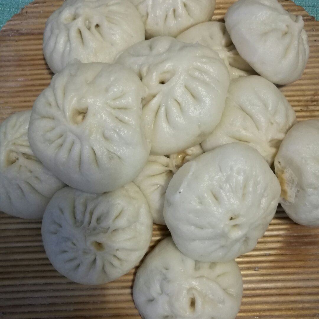 微笑百合的开心厨房做的家庭手工肉馅大包子