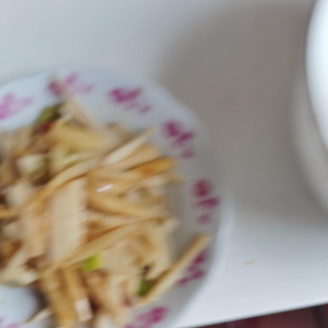 我妈的拿手菜！！炝拌藕丝！酸辣脆爽！