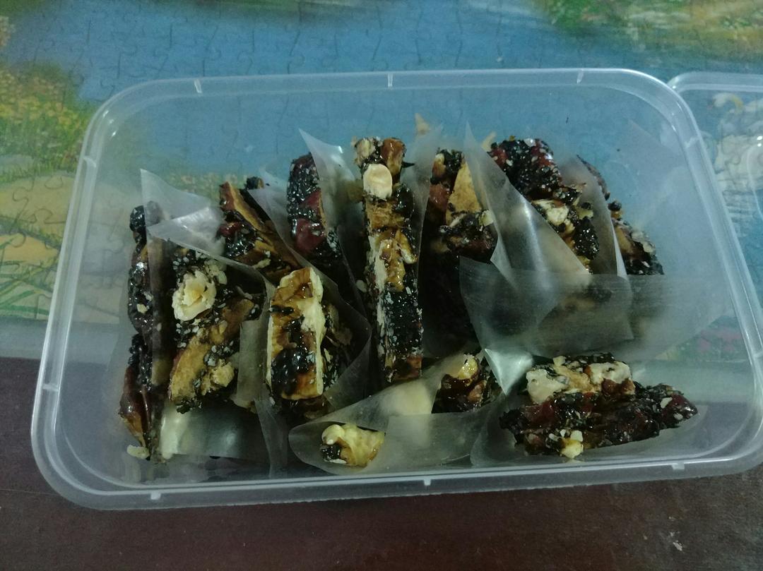 红枣核桃黑芝麻糕