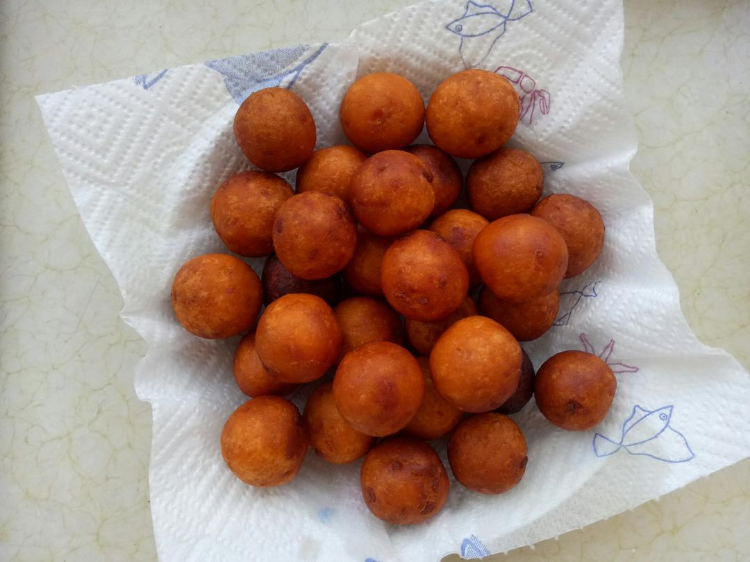 妈妈教炸的红薯丸子