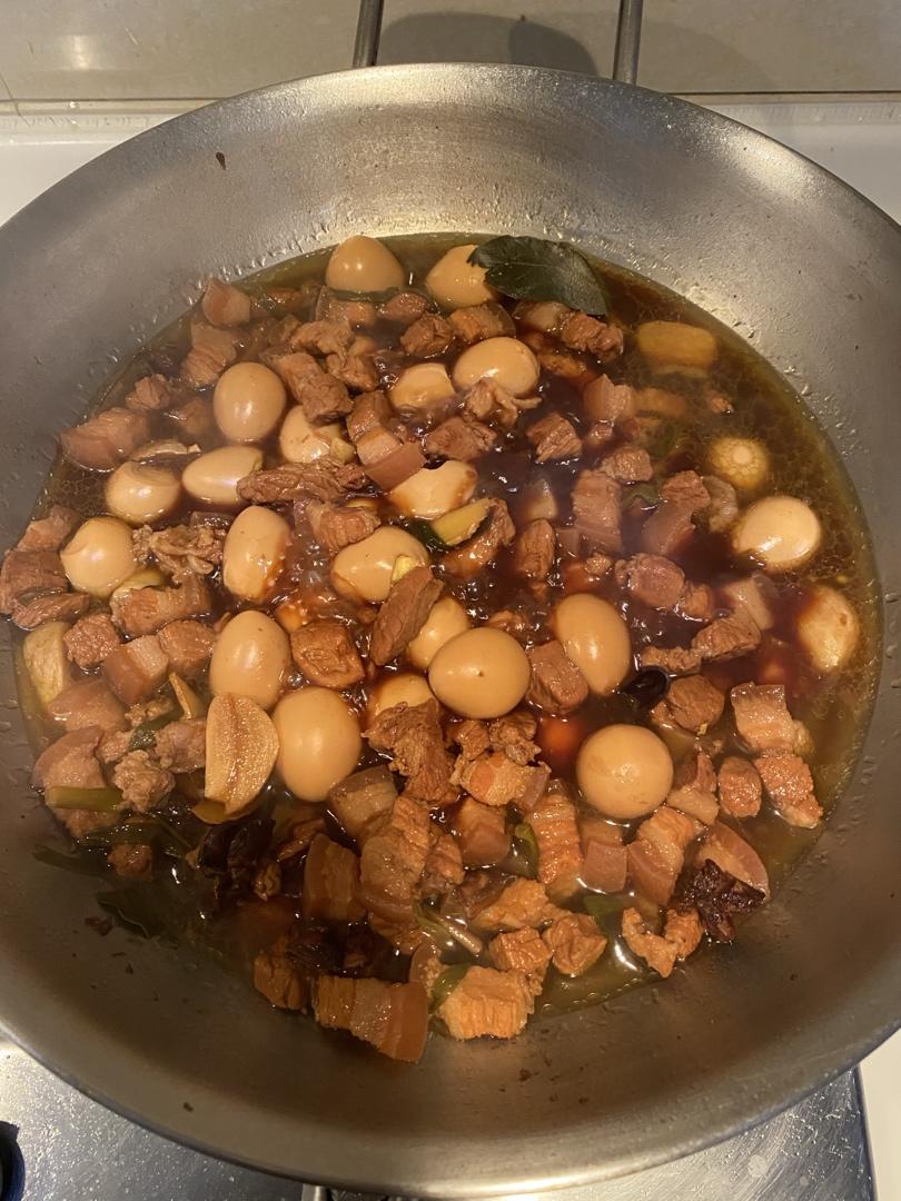 鹌鹑蛋红烧肉