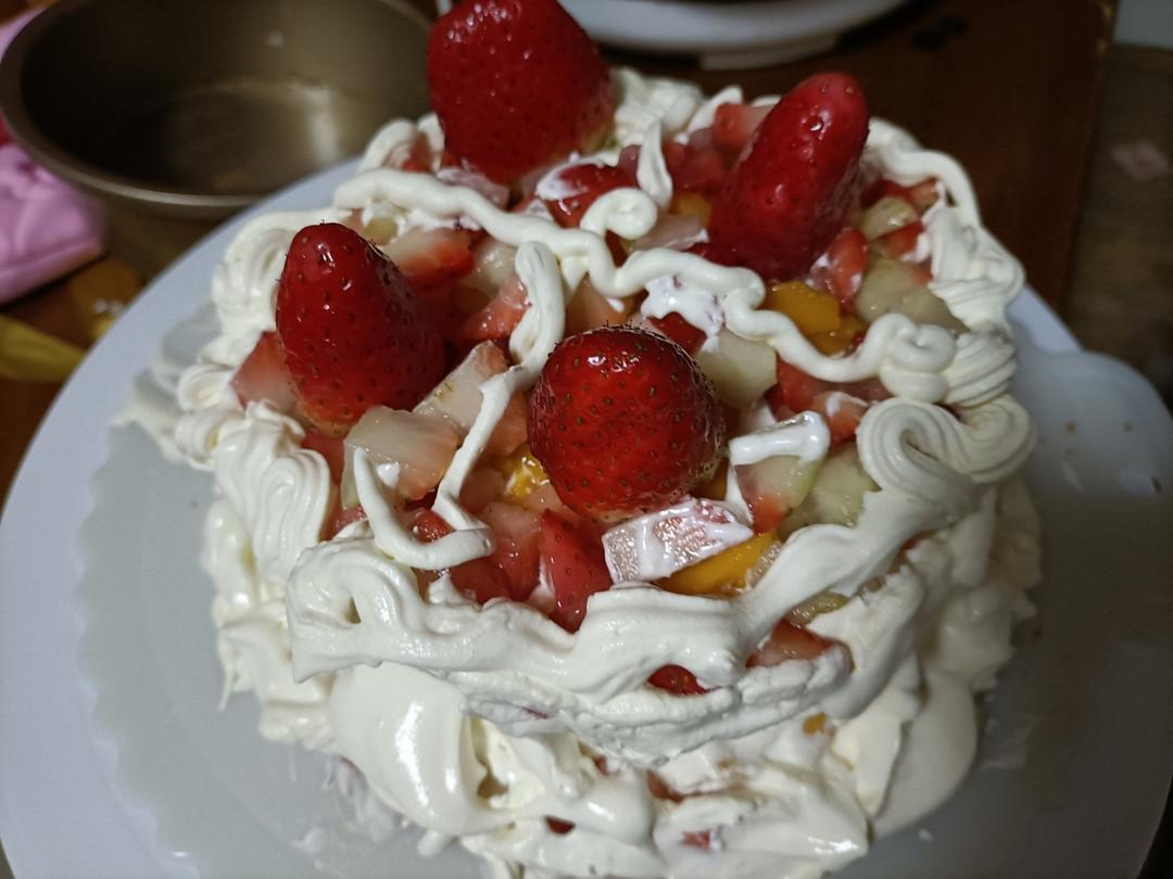 六寸草莓奶油蛋糕