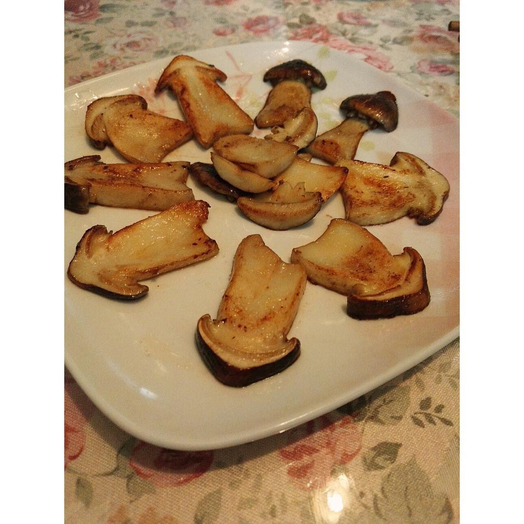 黄油煎松茸