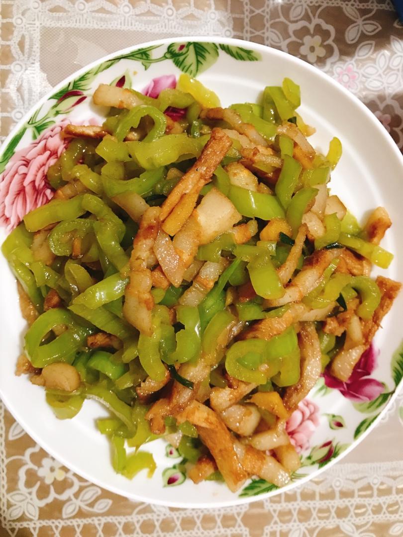 尖椒炒肉（爆下饭）