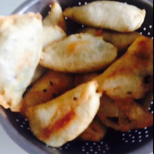 菠菜鸡蛋水煎包