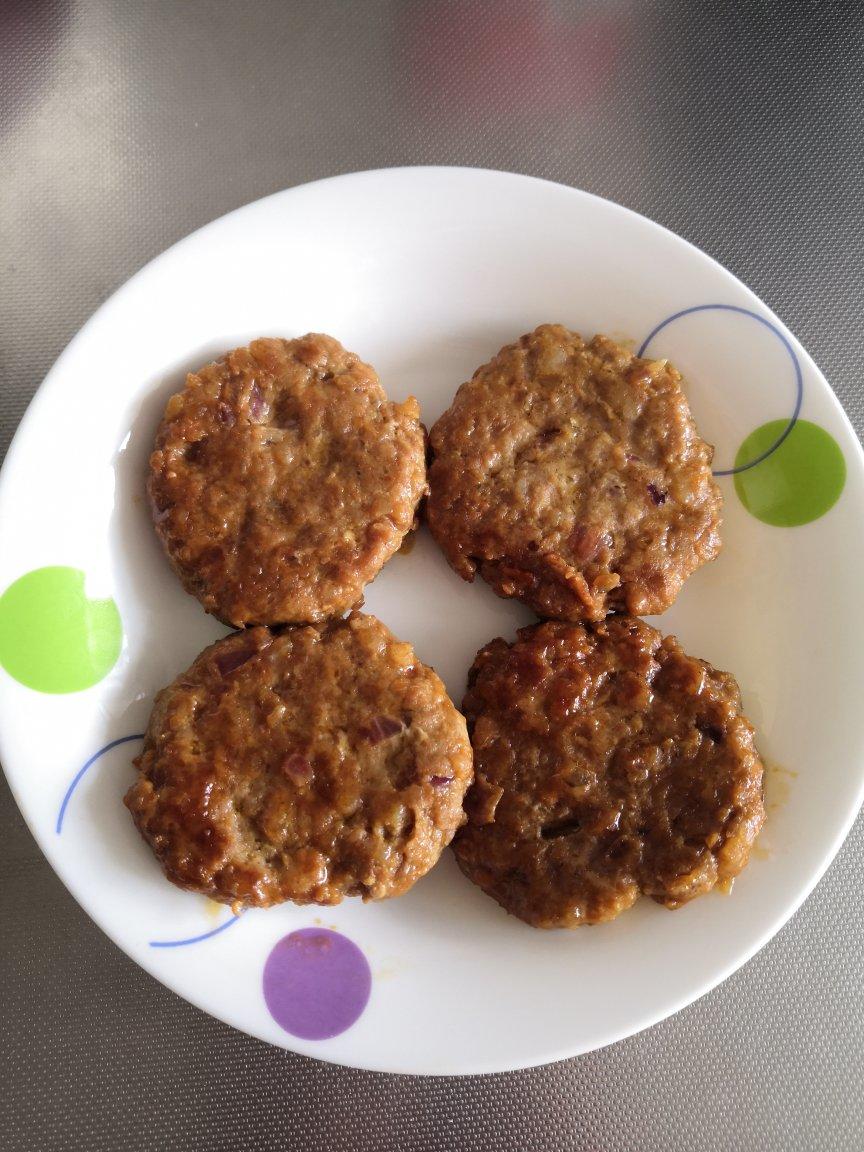 happy2做的简单汉堡包猪肉饼