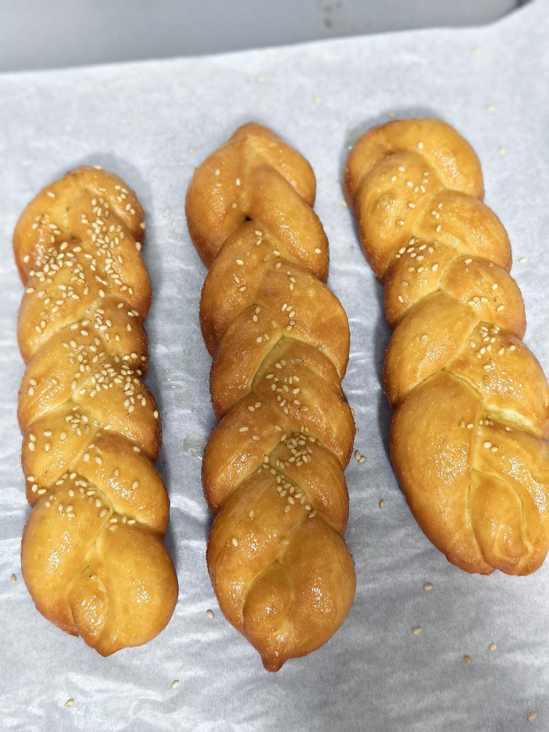 一次成功❗️外酥内软奶香蜂蜜大麻花❗️出锅就光盘～