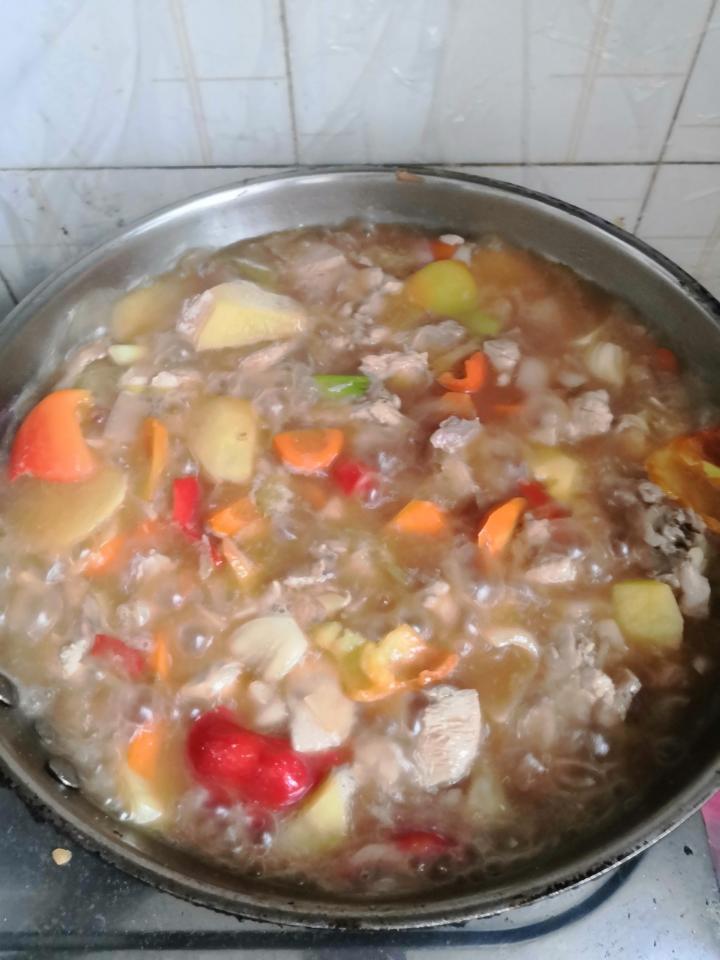 土豆炖鸡块