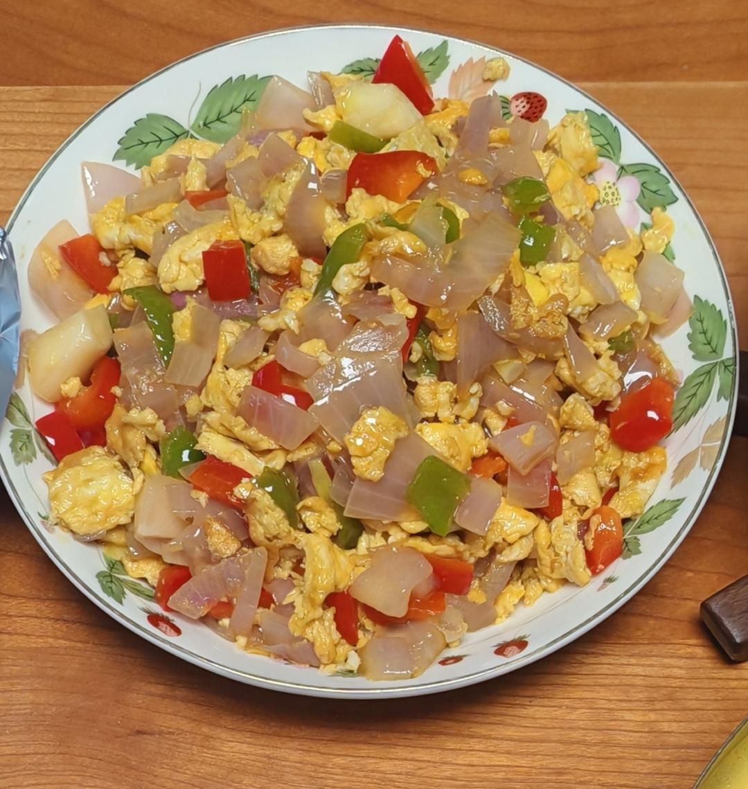 厨师长教你：“洋葱炒鸡蛋”的家常做法，小白入门菜，简单又下饭