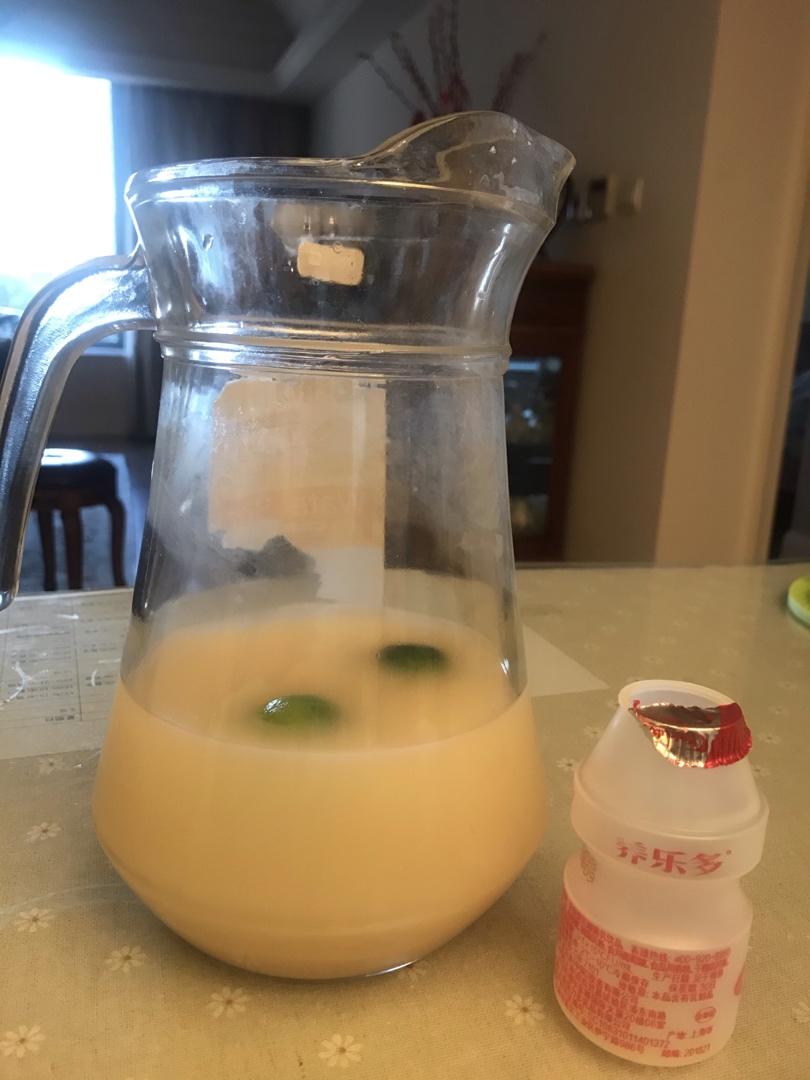 柠檬绿茶养乐多