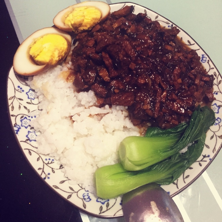 洋葱酥卤肉饭