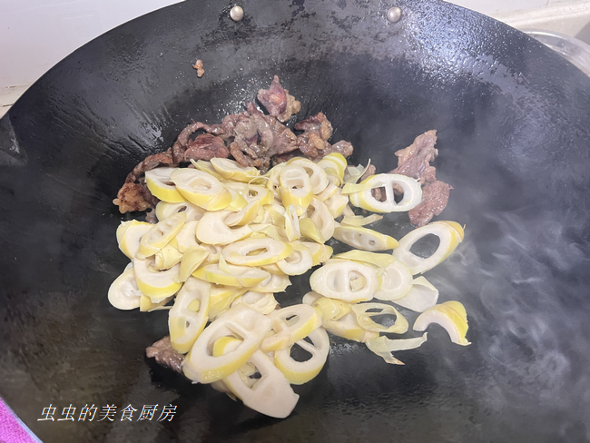 春笋炒牛肉的做法 步骤5