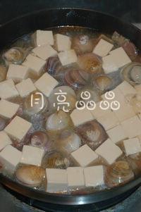 火腿蛤蜊豆腐煲的做法 步骤6