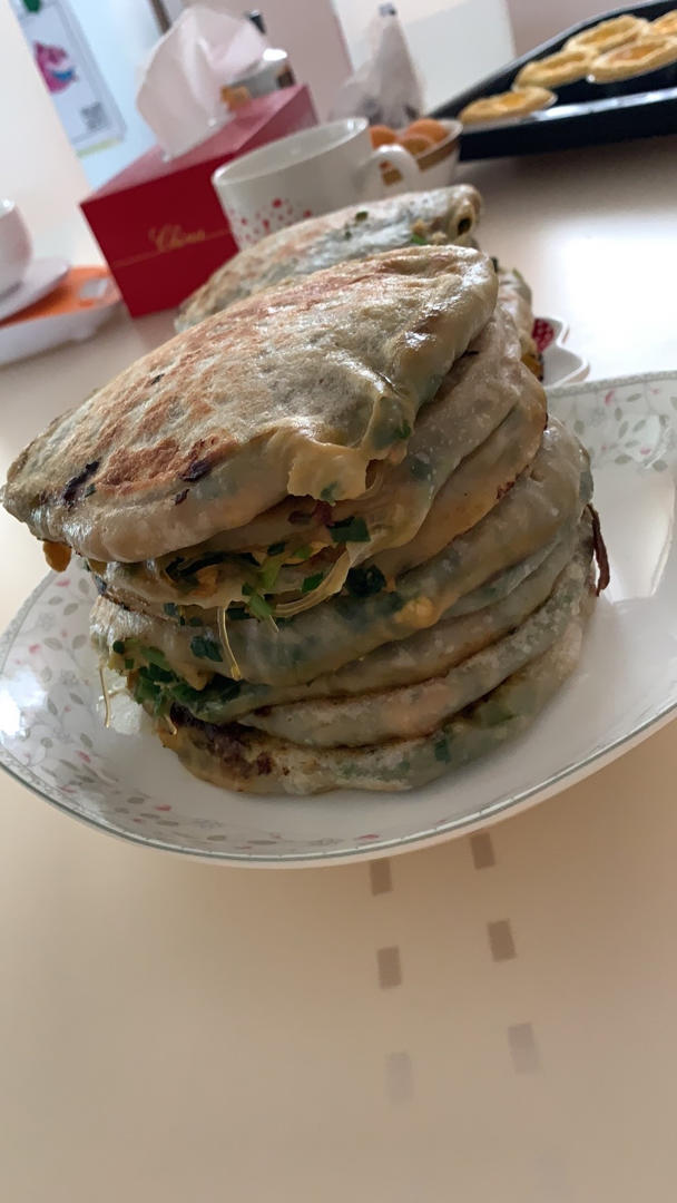 万能饼皮韭菜鸡蛋馅饼，满满的馅大大咬一口