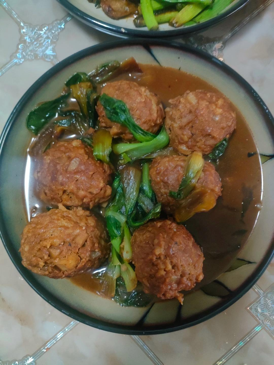 红烧狮子头(四喜丸子)家庭版，简单美味