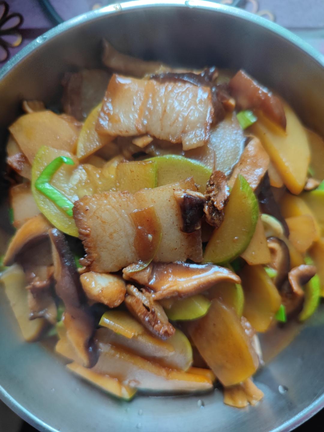 香菇炒土豆片