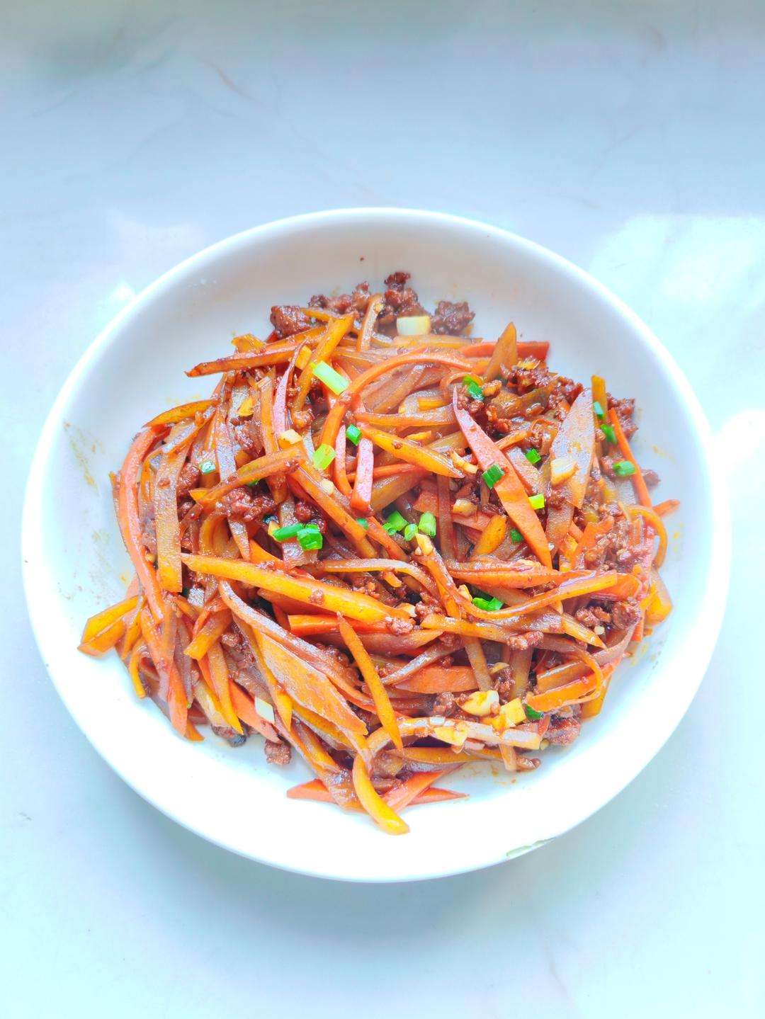 肉末胡萝卜炒土豆丝